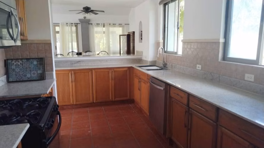 ESPECTACULAR CASA EN BUENAVENTURA