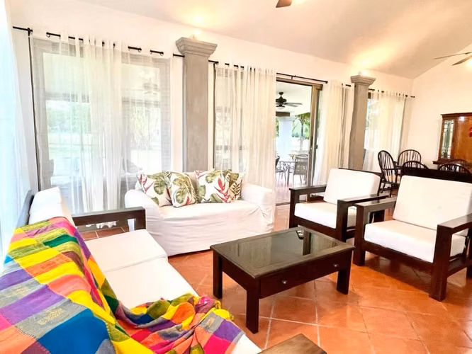 ESPECTACULAR CASA EN BUENAVENTURA
