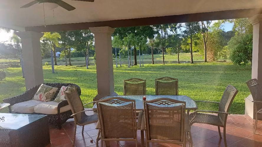 ESPECTACULAR CASA EN BUENAVENTURA
