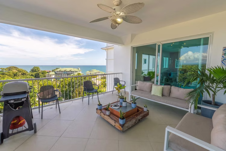 Exceptional Ocean-View Condo with 3 Balconies in Cocolí, Bijao