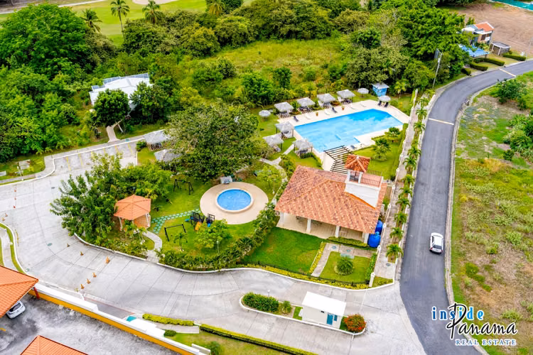 Apartamento de 2 Recámaras 2 Baños en Coronado Golf Panamá