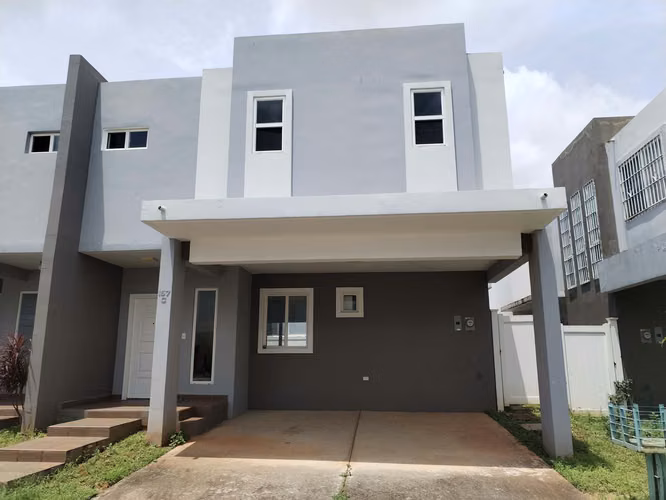 ALQUILER CASA PH AUGUSTA - BRISAS DEL GOLF