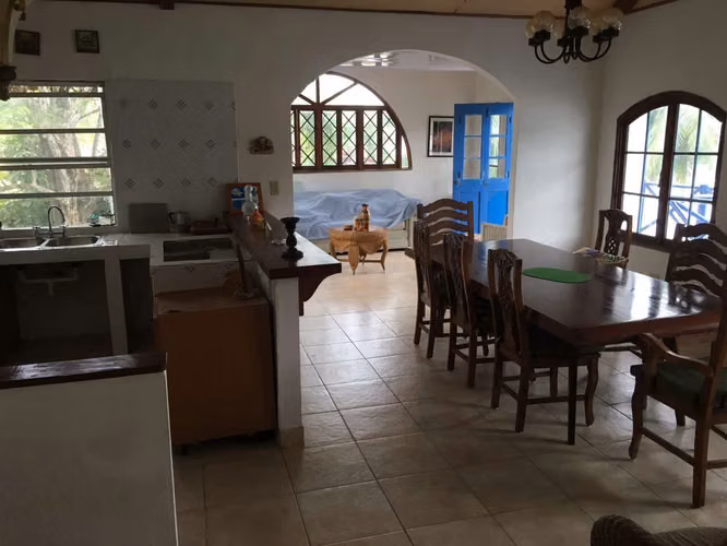 CASA EN LA GUAIRA, PORTOBELO -  FRENTE AL MAR