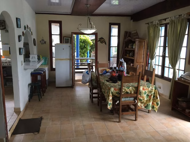 CASA EN LA GUAIRA, PORTOBELO -  FRENTE AL MAR