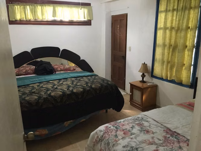 CASA EN LA GUAIRA, PORTOBELO -  FRENTE AL MAR