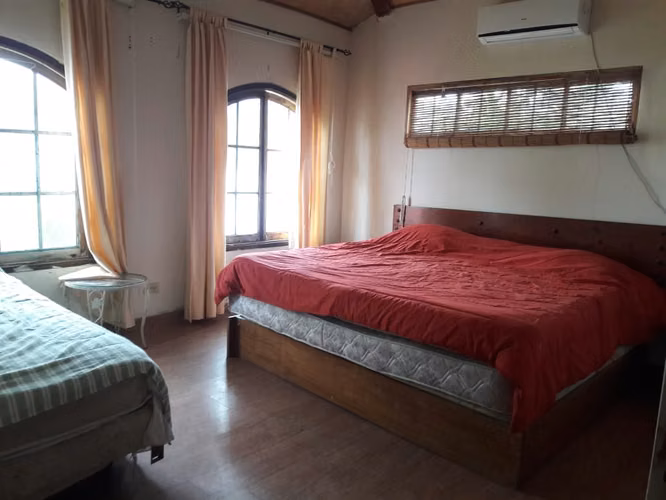 CASA EN LA GUAIRA, PORTOBELO -  FRENTE AL MAR