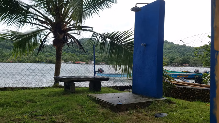 CASA EN LA GUAIRA, PORTOBELO -  FRENTE AL MAR