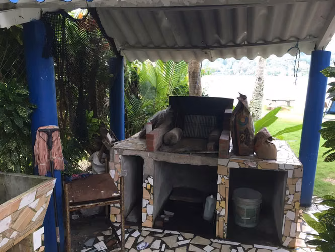 CASA EN LA GUAIRA, PORTOBELO -  FRENTE AL MAR