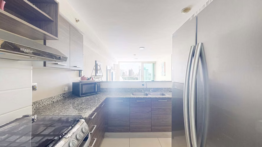 Venta de iluminado apartamento con vista a la ciudad en Midpark at Carrasquilla