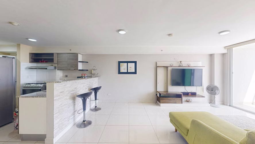 Venta de iluminado apartamento con vista a la ciudad en Midpark at Carrasquilla