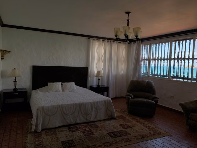 Disponible Casa Frente Al Mar - Farallón
