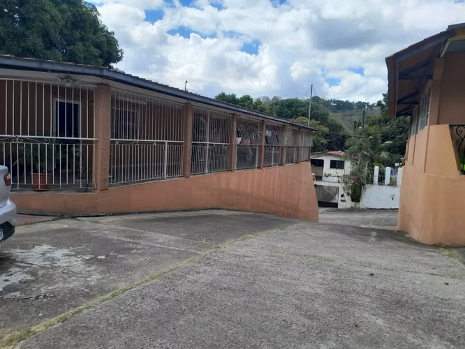 Se Alquila Casa en Urbanizacion Campo Verde