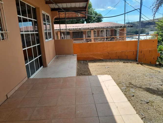 Se Alquila Casa en Urbanizacion Campo Verde