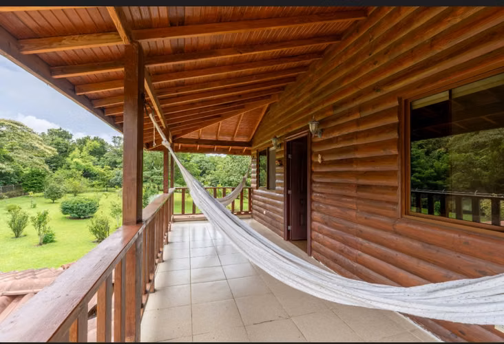 Casa en El Valle de Antón 3 Recámaras 5 Baños Amplio Lote