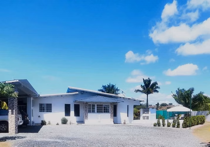 Venta de Casa en Aguadulce, Coclé, 8,000m2 de terreno