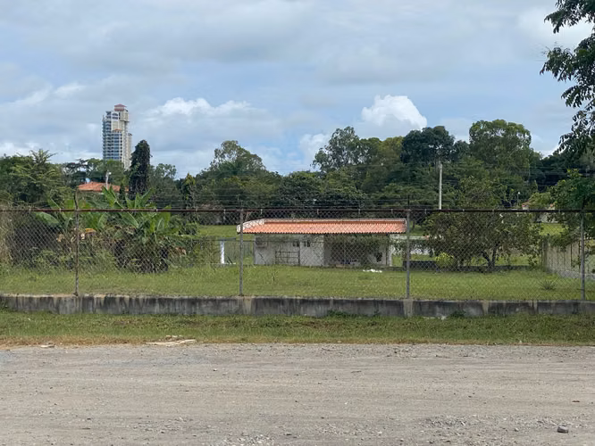 Terreno en Coronado cerca del P.H.  Paraíso Village Coronado - Imagen 1