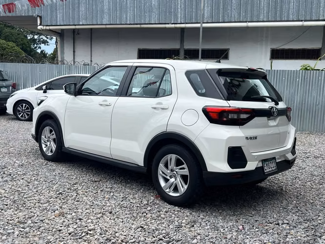 TOYOTA RAIZE 2024! AUTOMATICA DISPONIBLE EN DAVID CHIRIQUÍ