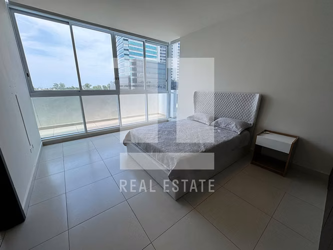 Apartamento con terraza en PH Costa del Este Country Club - Imagen 9