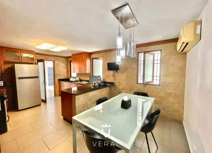 Venta de Casa en Obarrio para uso comercial o residencial (MM)
