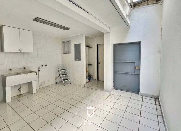 Venta de Casa en Obarrio para uso comercial o residencial (MM)