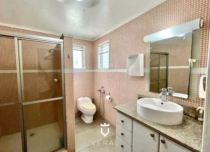 Venta de Casa en Obarrio para uso comercial o residencial (MM)
