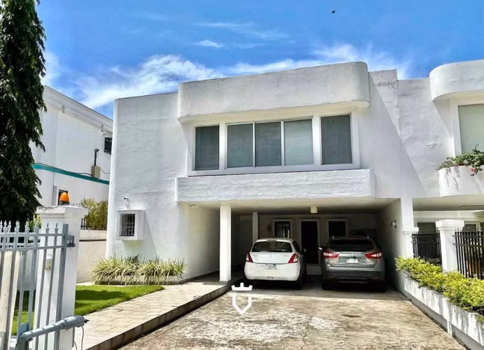 House for sale in Obarrio for commercial use or for living (MM)