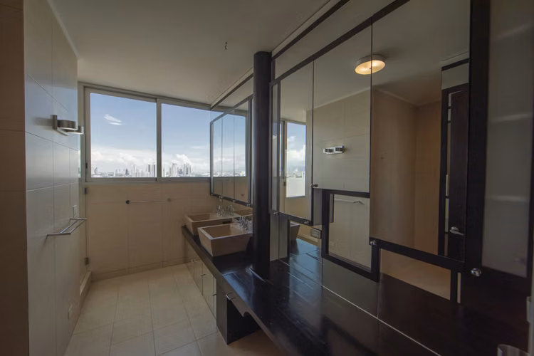 Park 1 • Vista directa al Parque Omar • 1 apartamento por piso en Altos del Golf