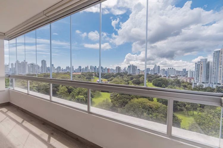 Park 1 • Vista directa al Parque Omar • 1 apartamento por piso en Altos del Golf