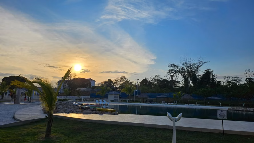 Vendo linda casa  a estrenar en playa dorada