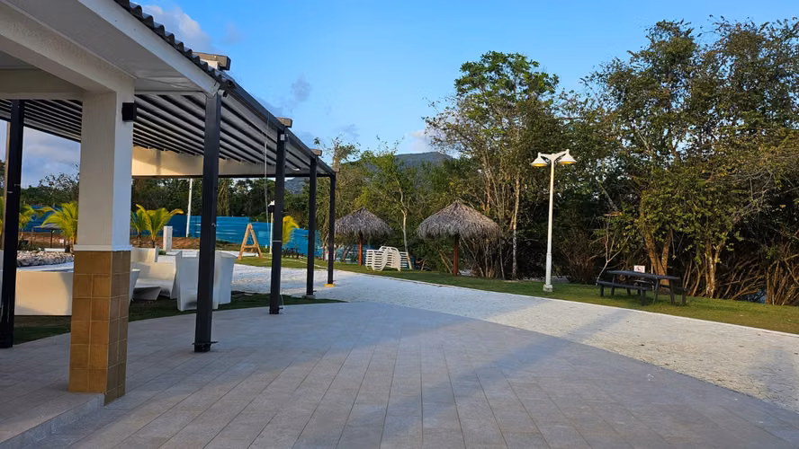 Vendo linda casa  a estrenar en playa dorada