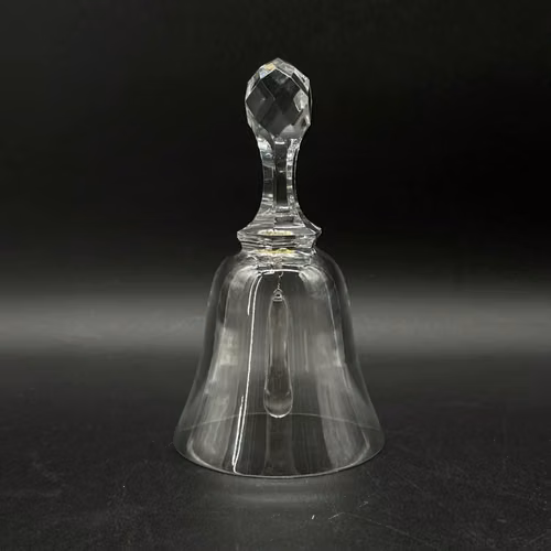 Campana Baccarat Matines de cristal transparente: firmada, elegancia de cristal tallado