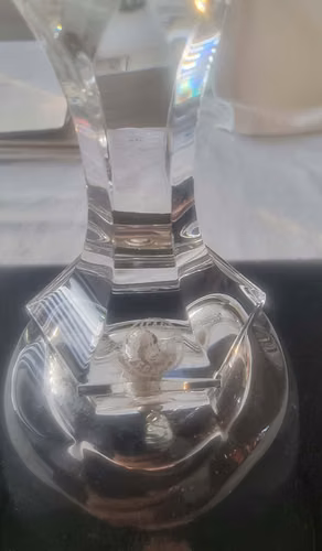 Campana Baccarat Matines de cristal transparente: firmada, elegancia de cristal tallado