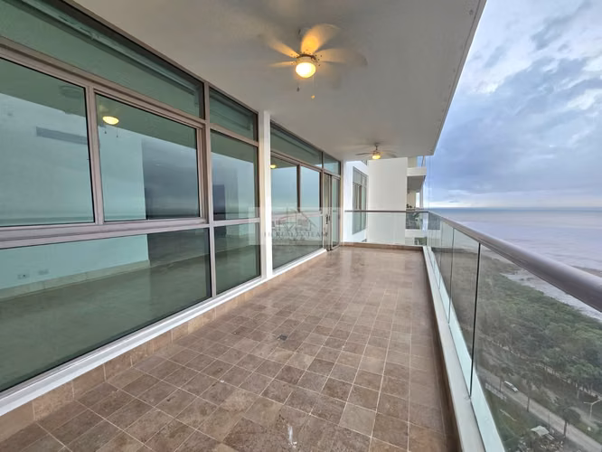 Apartamento en venta Costa del Este PH Paramount 323 m² Balcón perimetral