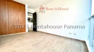 Venta de Apartamento con 235m2 en Punta Pacifica PH Pacific Sea 25-4227SR