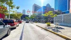 Venta de Edificio Comercial con 3866m2 en Bella Vista PH Torre Forum 26-4246SR