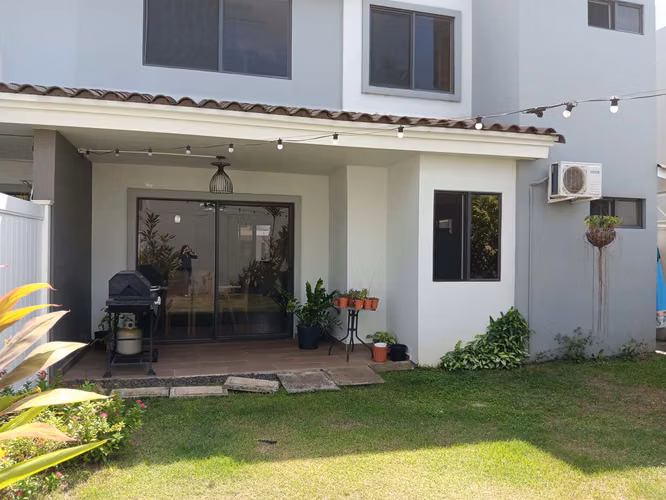 En Venta Residencia Adosada en Residencial PH Aventura, Brisas Norte - Imagen 2
