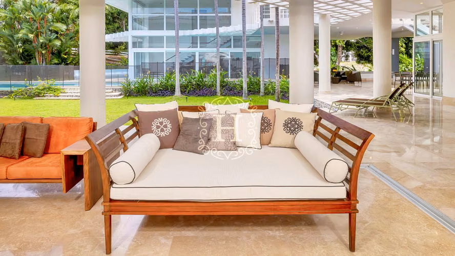 Moderno Oasis en la Riviera Pacifica en la Comunidad Cerrada Más Exclusiva de Punta Barco