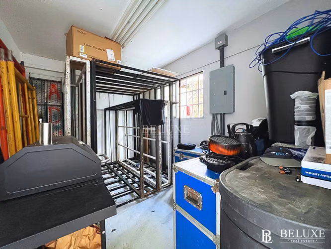 VENTA BODEGA/GALERA CON OFICINAS, COCO DEL MAR (8)