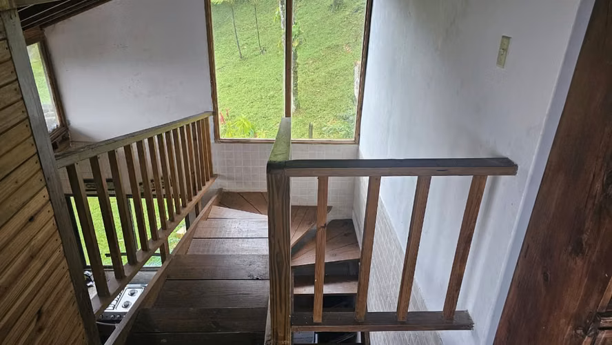 Casa Estilo Chalet en Venta en Altos del María, Panamá | 3 Recámaras | Vistas Espectaculares