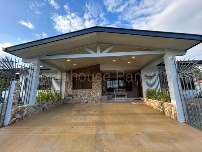 Casa en venta recién remodelada en Betania 26JSS6290