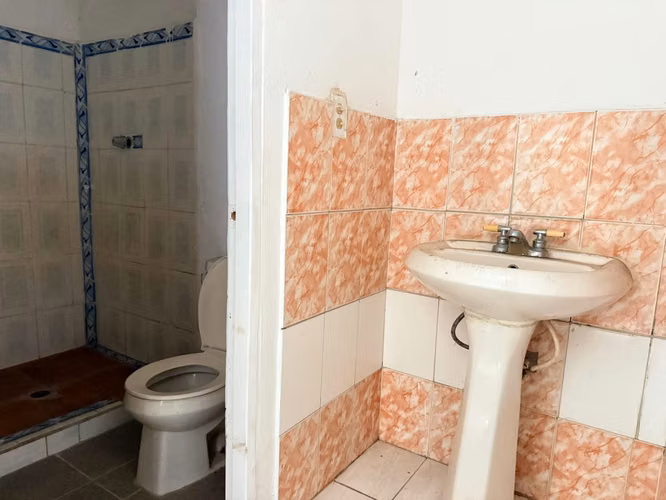 Casa en Los Cerezos II - 160m2 - Detrás del Super 99 - SIN HIPOTECA