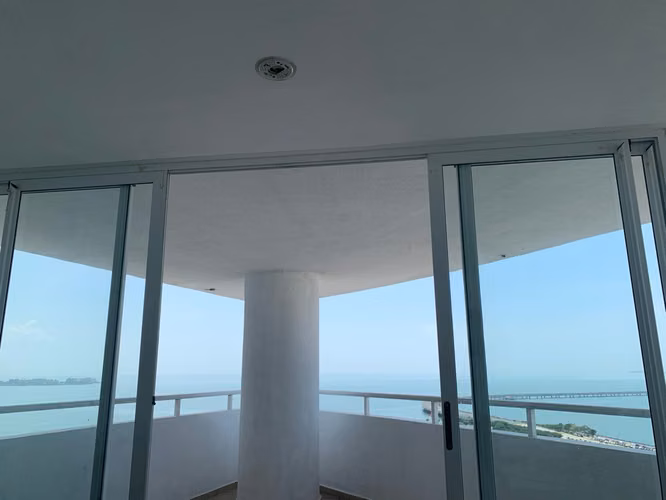 Venta de Apartamento en Avenida Balboa, PH Bay View, 105m2