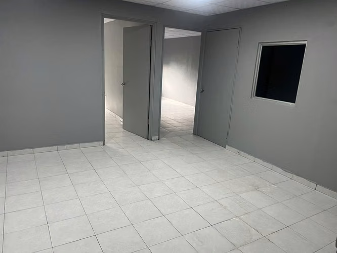SE ALQUILA 2  CENTRICA  BODEGA  DE 800.36 m2  aproximadamente