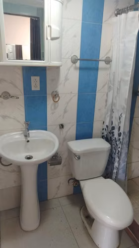 SE ALQUILA APARTAMENTO  – AMOBLADO