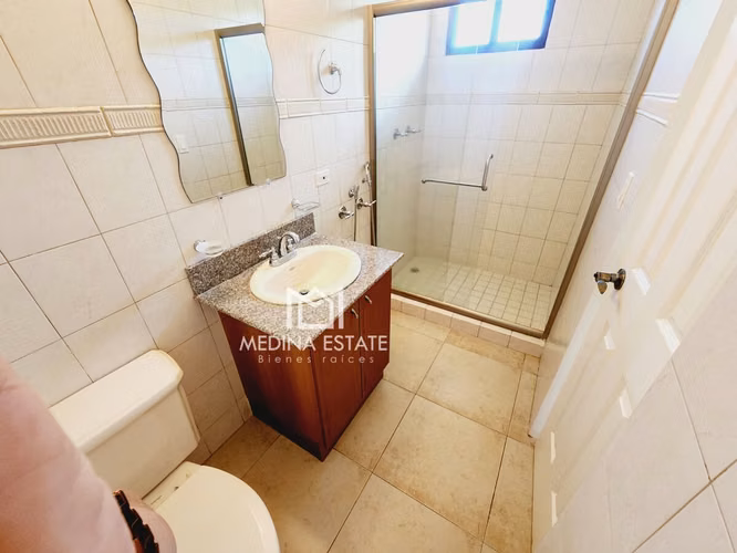 Venta – RESIDENCIA CON LÍNEA BLANCA EN CLAYTON VILLAGE 3 HABITACIONES