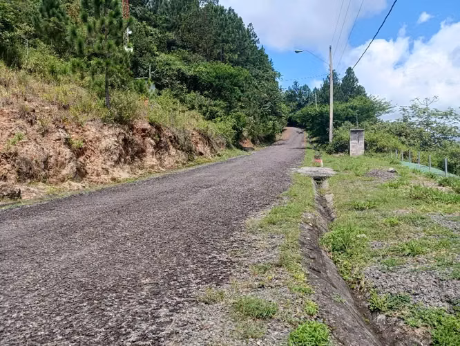 Casa-Terreno en Altos el Maria