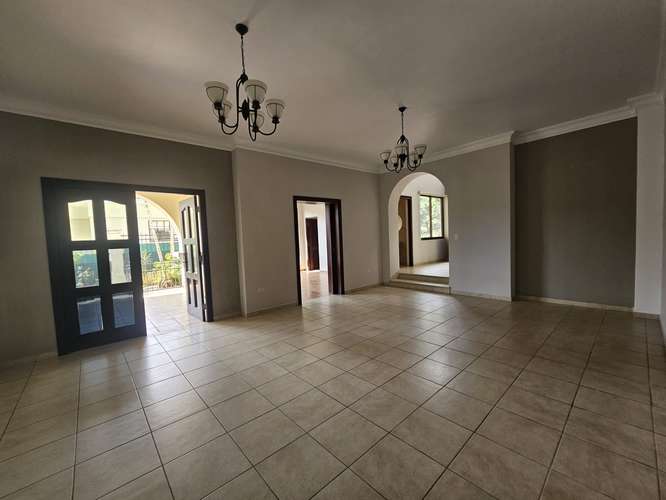 Se alquila casa en Residencial Camino de Cruces - Imagen 7