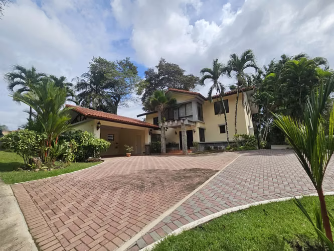House for rent in Camino de Cruces Residential Area