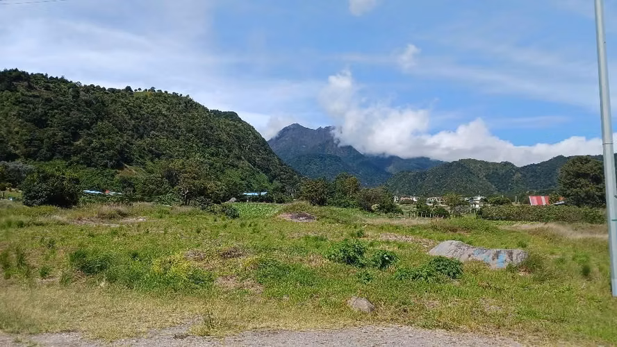 Terreno plano en Nuevo Bambito con 2 calles de acceso  Area privada