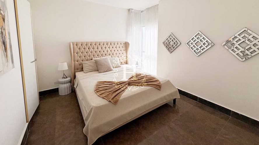 Moderna Residencia de 2 Recámaras con Concepto Abierto en Yoo & Arts